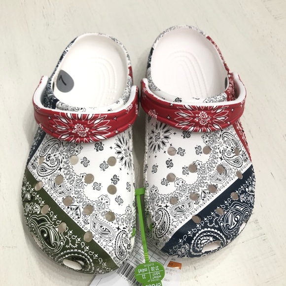 CROCS Classic Bandana White Multicolor Clogs Unisex Sz W7-M5 NWT - Picture 10 of 16